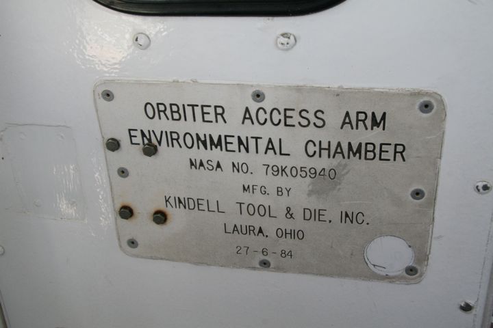 This cleanroom leads to the shuttle when it's on the pad.