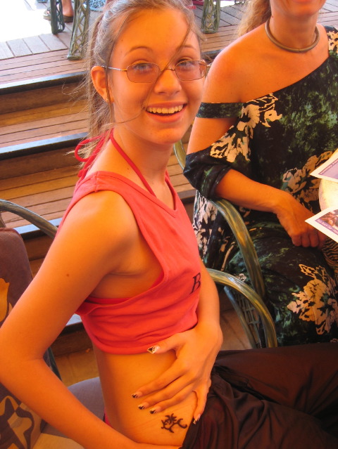Kelsey shows off her tattoo
