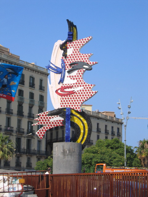 Artwork near Playa Barceloneta