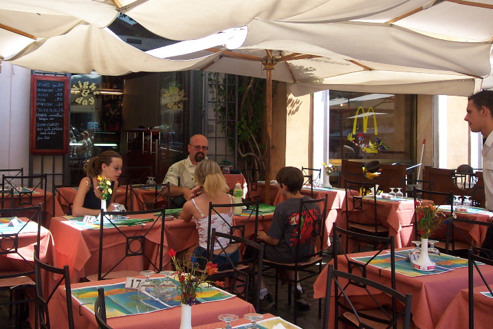 The family relaxing in the Piazza del Rotunda