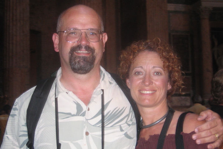 Fuzzy and Debbie at the Pantheon (by Jacey)